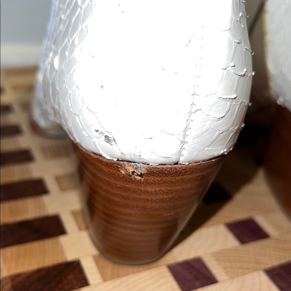 Matisse White Snake Skin Leather Ankle Boots Sz 8.5 - Picture 7 of 8